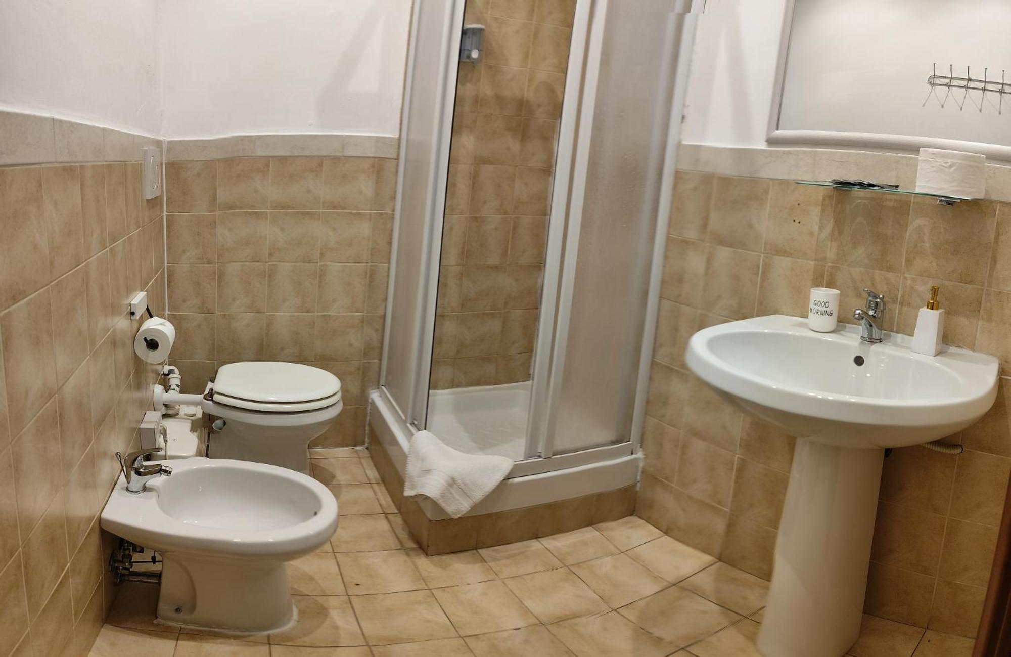 Vatican Rooms Metro Ottaviano Рим Экстерьер фото